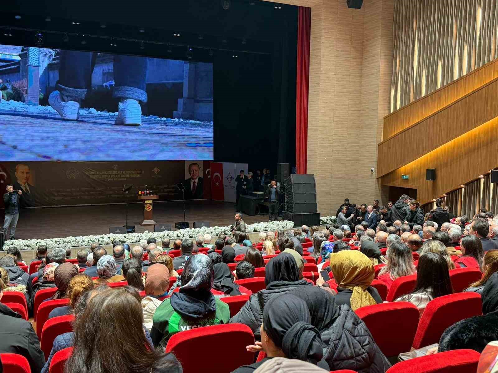 Bakan Göktaş: "Bağımlılıkla mücadelede aileyi merkeze alan yeni bir dönem başlatıyoruz"
