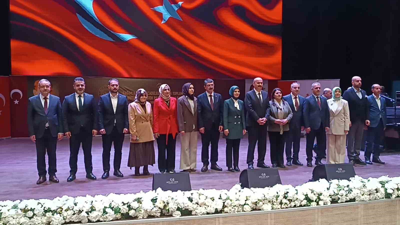 Bakan Göktaş: "Bağımlılıkla mücadelede aileyi merkeze alan yeni bir dönem başlatıyoruz"
