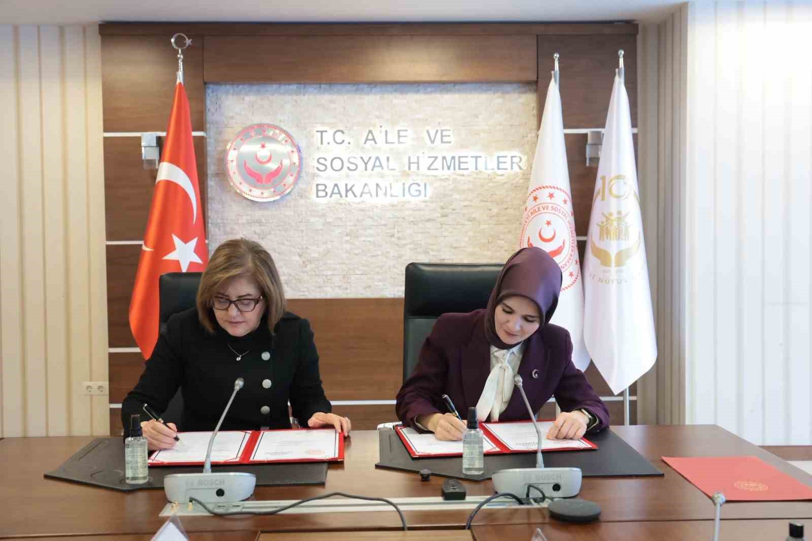 Bakan Göktaş: "Büyüklerimizin refahını ve sosyal hayata katılımını artıracak çalışmaları yaygınlaştırıyoruz"
