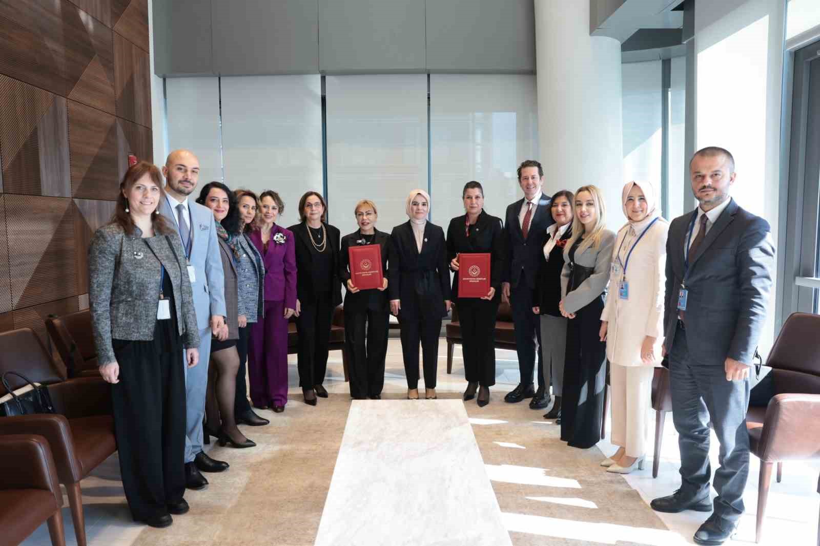 Bakan Göktaş: "Kadın ve erkek için fırsat eşitliğini esas alan iş ve satın alma uygulamalarını güçlendireceğiz"
