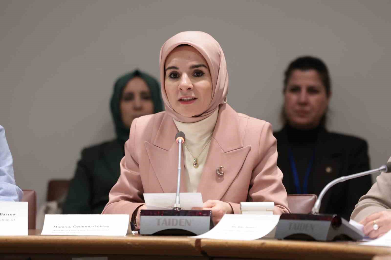 Bakan Göktaş: "Kadınların üretimde, istihdamda ve girişimcilikte daha güçlü şekilde yer aldığı bir Türkiye için çalışmalarımıza kararlılıkla devam edeceğiz"
