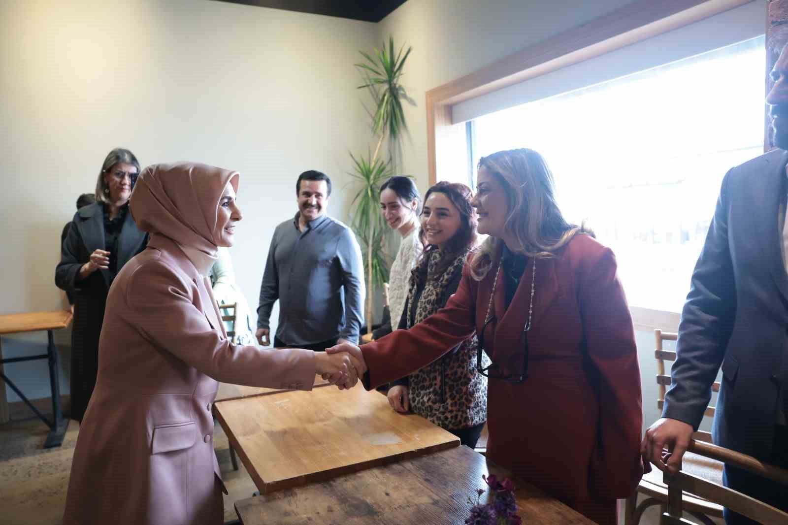 Bakan Göktaş: "Kadınların üretimde, istihdamda ve girişimcilikte daha güçlü şekilde yer aldığı bir Türkiye için çalışmalarımıza kararlılıkla devam edeceğiz"
