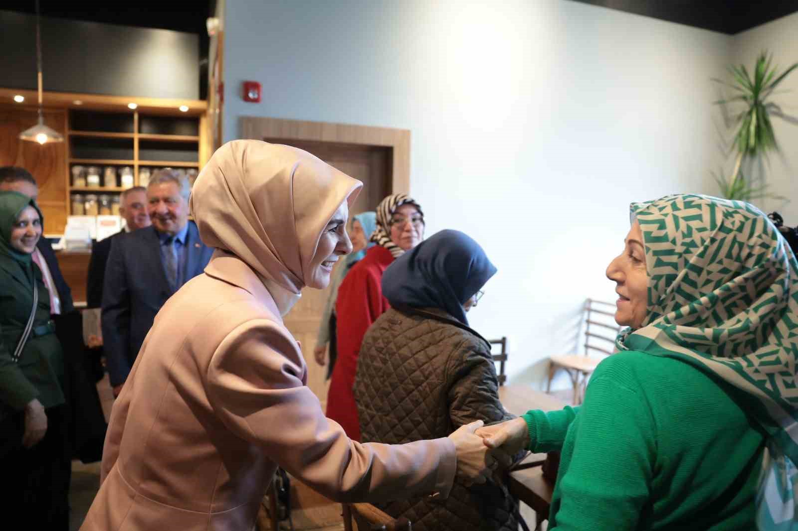 Bakan Göktaş: "Kadınların üretimde, istihdamda ve girişimcilikte daha güçlü şekilde yer aldığı bir Türkiye için çalışmalarımıza kararlılıkla devam edeceğiz"
