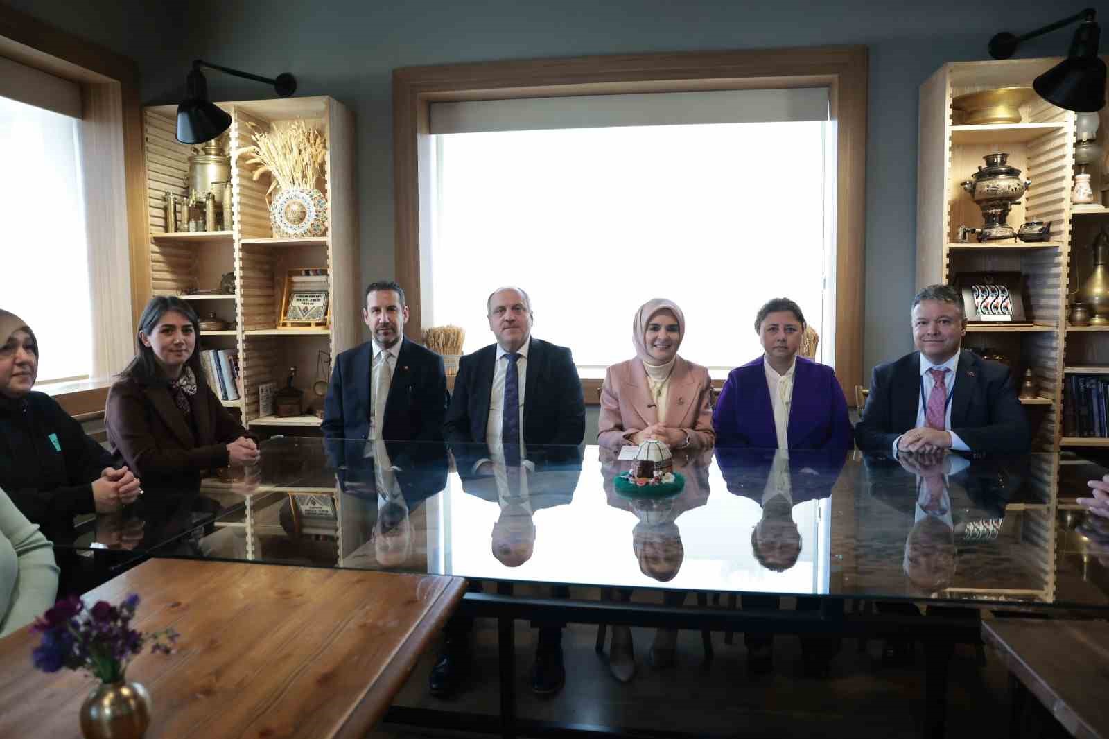 Bakan Göktaş: "Kadınların üretimde, istihdamda ve girişimcilikte daha güçlü şekilde yer aldığı bir Türkiye için çalışmalarımıza kararlılıkla devam edeceğiz"
