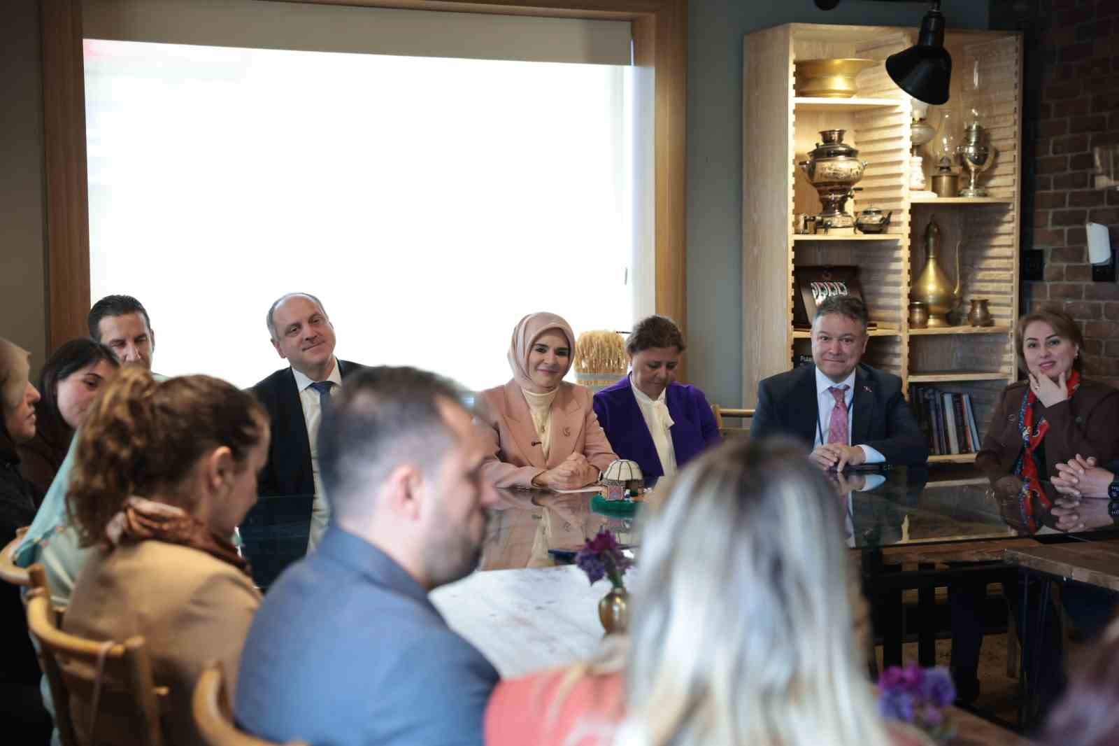 Bakan Göktaş: "Kadınların üretimde, istihdamda ve girişimcilikte daha güçlü şekilde yer aldığı bir Türkiye için çalışmalarımıza kararlılıkla devam edeceğiz"
