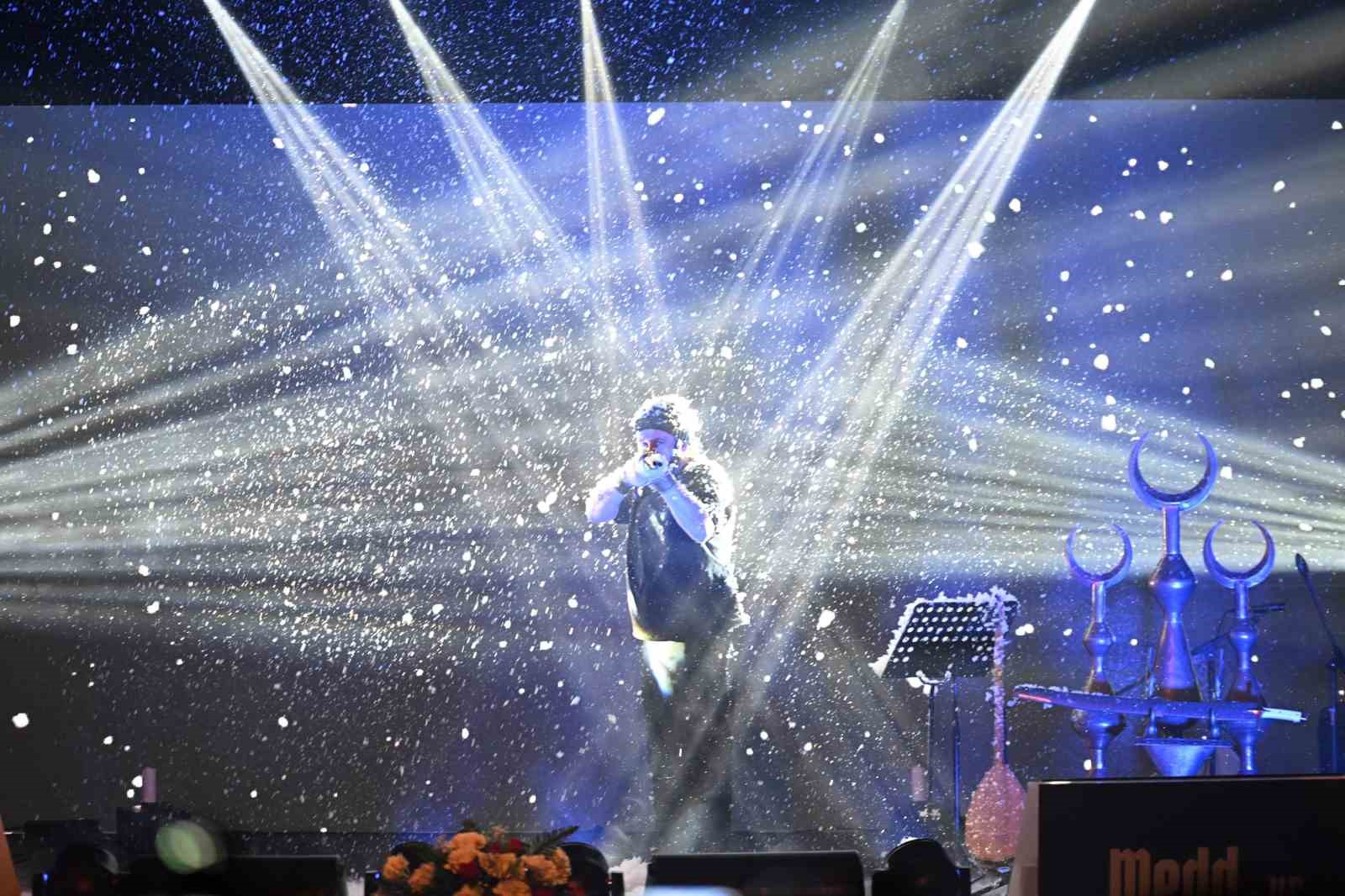 Bakan Göktaş ’Medd-Up’ sahne gösterisini izledi
