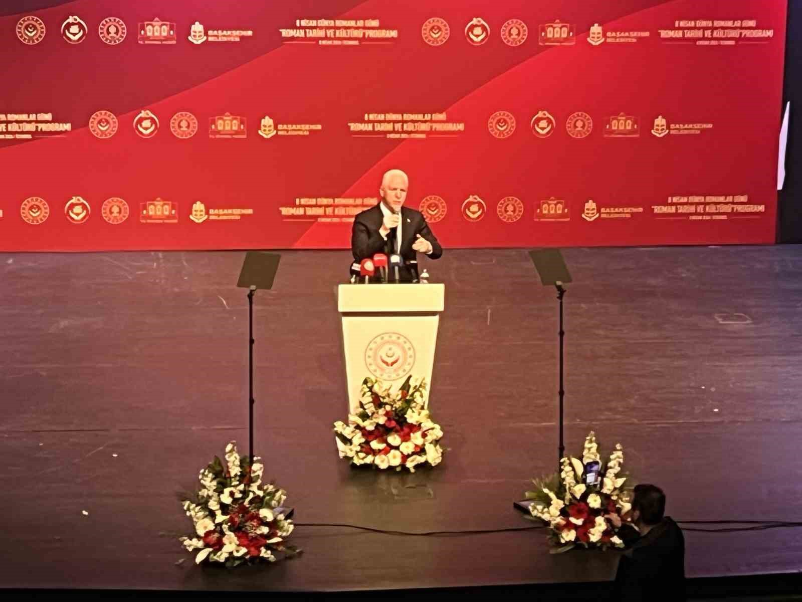 Bakan Göktaş: "Romanların yoğun yaşadığı 22 ilde bugüne kadar toplam 6 bin 720 konut yaparak vatandaşlarımıza teslim ettik"
Bakan Göktaş: "Romanların yoğun yaşadığı 22 ilde bugüne kadar toplam 6 bin 720 konut yaparak vatandaşlarımıza teslim ettik"