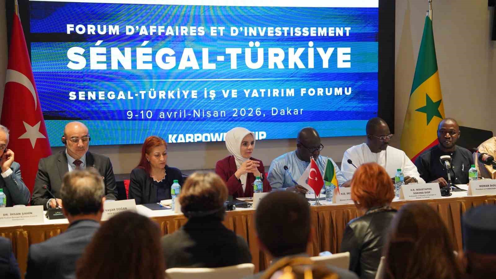 Bakan Göktaş: "Senegal ile ortak hedefimiz kısa vadede 1 milyar dolarlık ticaret hacmine ulaşmaktır"
Bakan Göktaş: "Senegal ile ortak hedefimiz kısa vadede 1 milyar dolarlık ticaret hacmine ulaşmaktır"