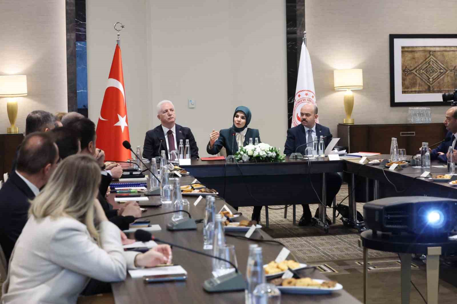 Bakan Göktaş: "Sosyal risk haritalarımızla sahada erken uyarı ve sistematik izleme konusunda yeni bir dönem başlattık"

