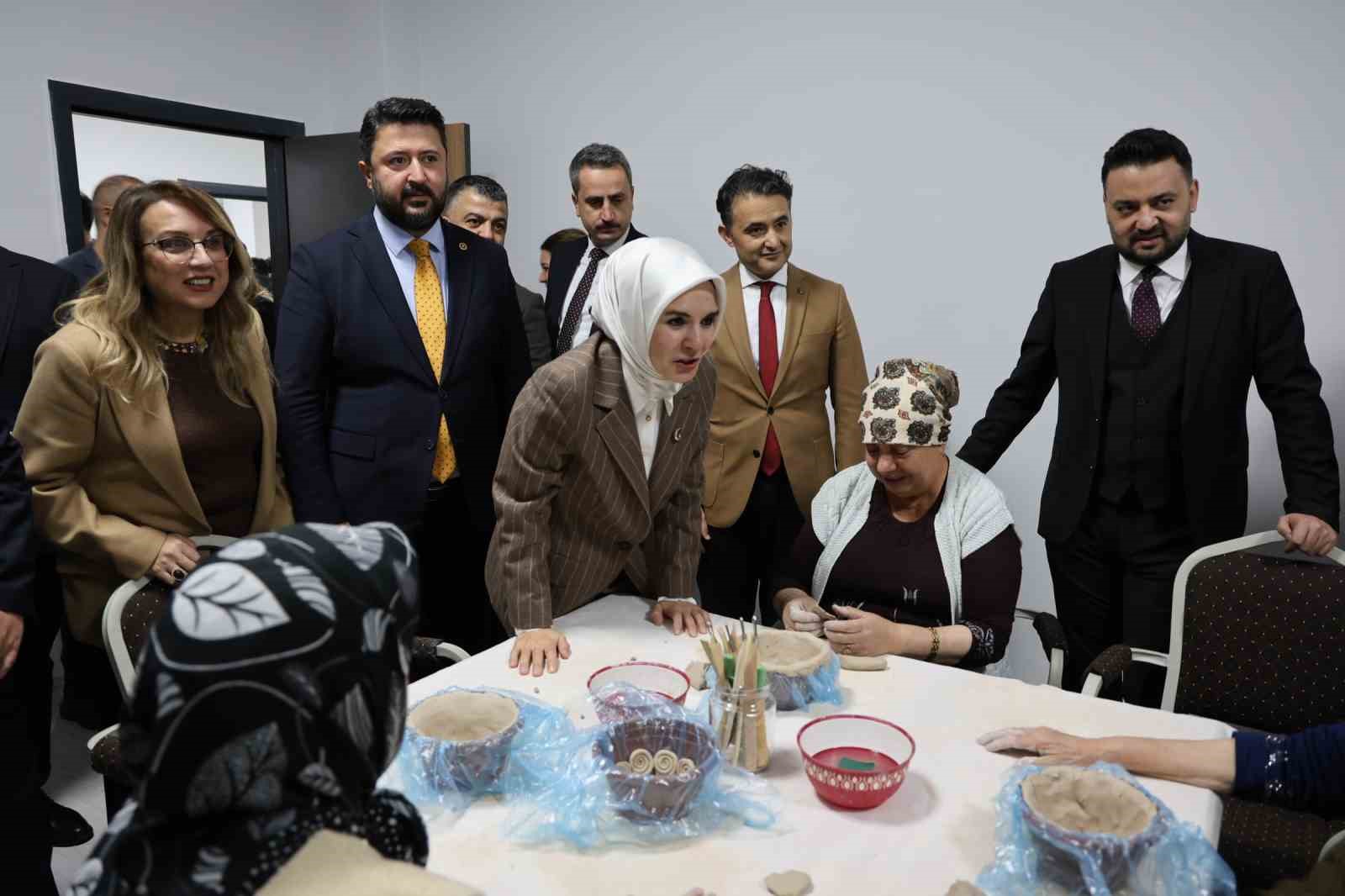 Bakan Göktaş "Yaşlılara yönelik hizmetleri bütüncül bir yaklaşımla sürdürüyoruz"
Bakan Göktaş "Yaşlılara yönelik hizmetleri bütüncül bir yaklaşımla sürdürüyoruz"