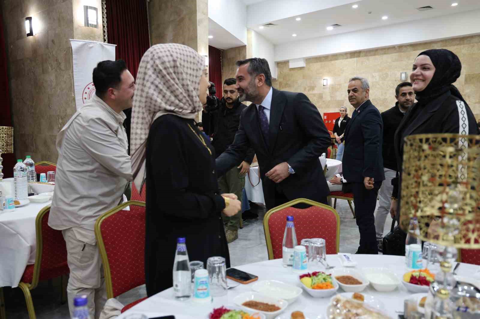 Bakan Göktaş’tan Elazığ’daki genç çiftlere sürpriz telefon: 51 milyon TL’lik dev destek
