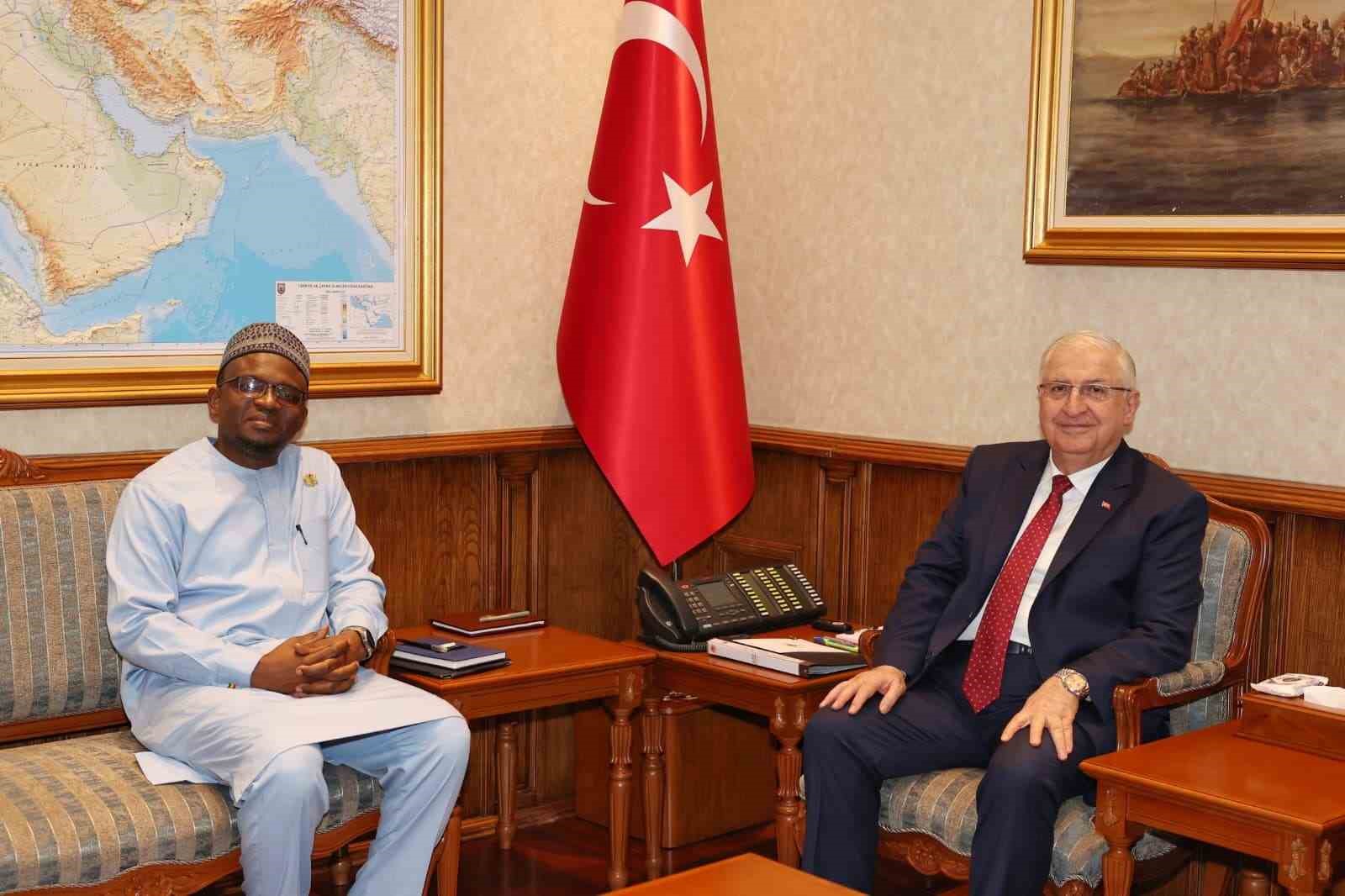 Bakan Güler, Gana’nın Ankara Büyükelçisi Nasiru-Deen’i kabul etti
