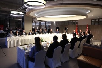 Bakan Güler, iftarda OYAK personeli ile bir araya geldi
