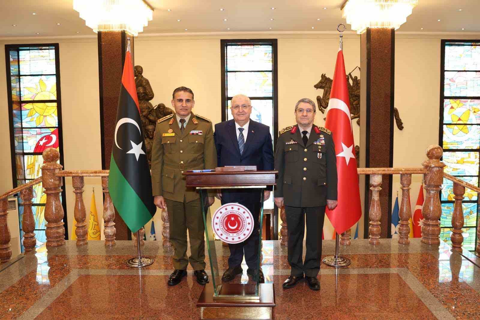 Bakan Güler, Libya Genelkurmay Başkan Vekili Al-Namroush’u kabul etti
