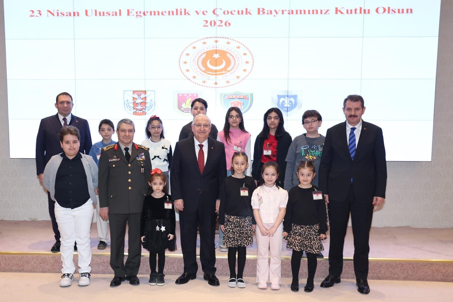 Bakan Güler şehit ve gazilerin çocuklarıyla bir araya geldi
