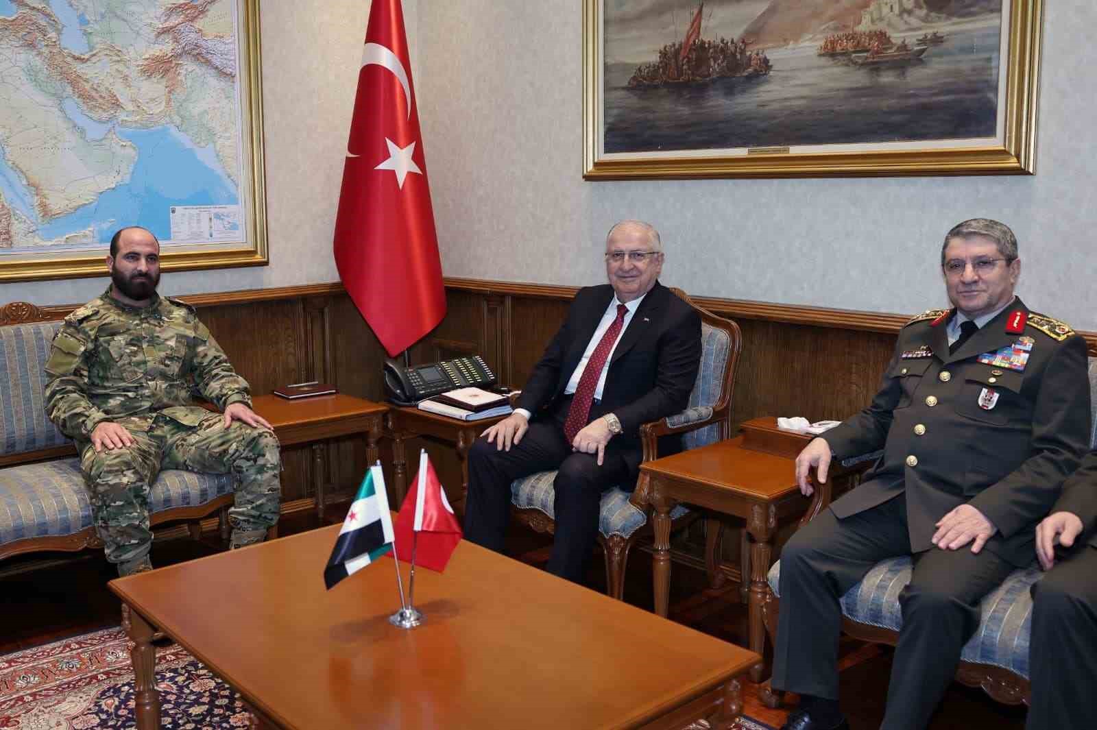 Bakan Güler, Suriye Genelkurmay Başkanı Tümgeneral Nureddin Ali Na’san’ı kabul etti
