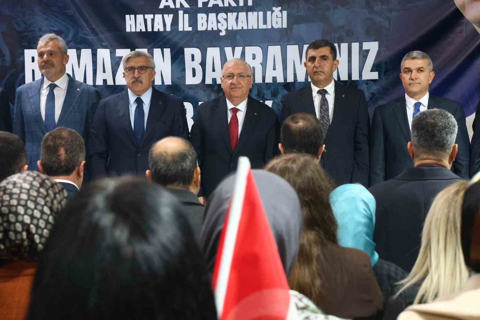 Bakan Güler: "Türkiye bu süreçte ateşkesin sağlanmasını, diplomasinin yeniden devreye girmesini savunan tutum ortaya koymaktadır"
