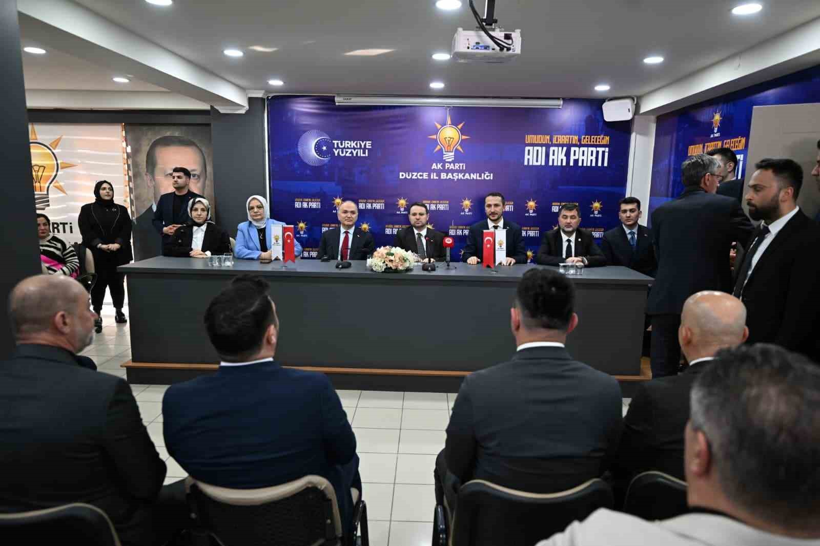 Bakan Gürlek: "Bu ateş çemberinde ülkemiz huzurlu, güvenli"
Bakan Gürlek: "Bu ateş çemberinde ülkemiz huzurlu, güvenli"