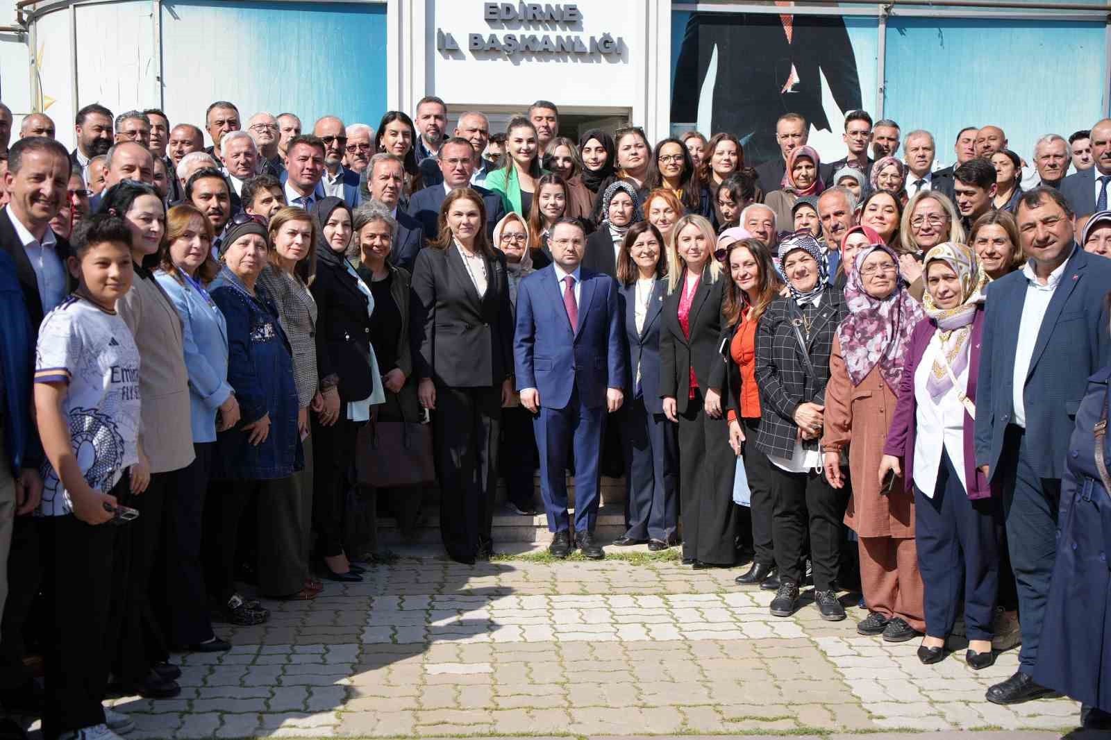 Bakan Gürlek Edirne’de temaslarını sürdürüyor
