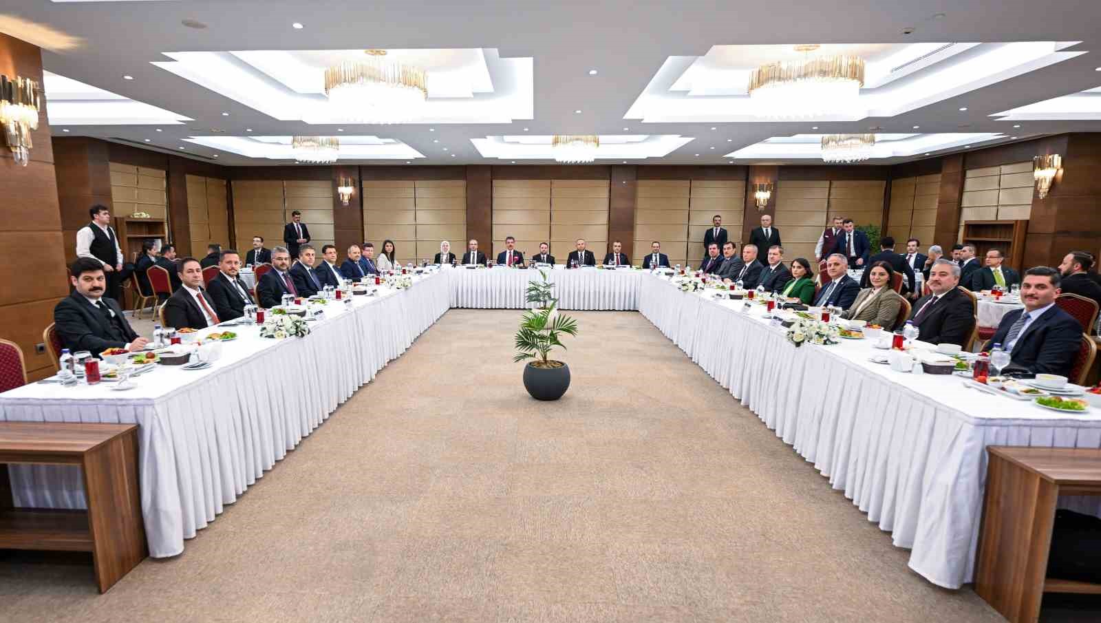 Bakan Gürlek: "İzmir, Ankara ve İstanbul’da bir irtibat bürosu kuracağız"
