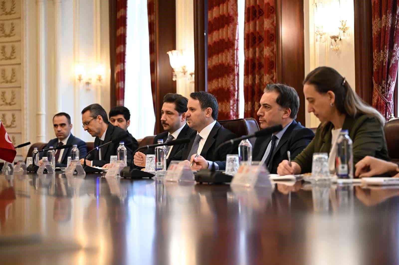 Bakan Gürlek, KKTC İçişleri Bakanı Oğuz ile bir araya geldi
