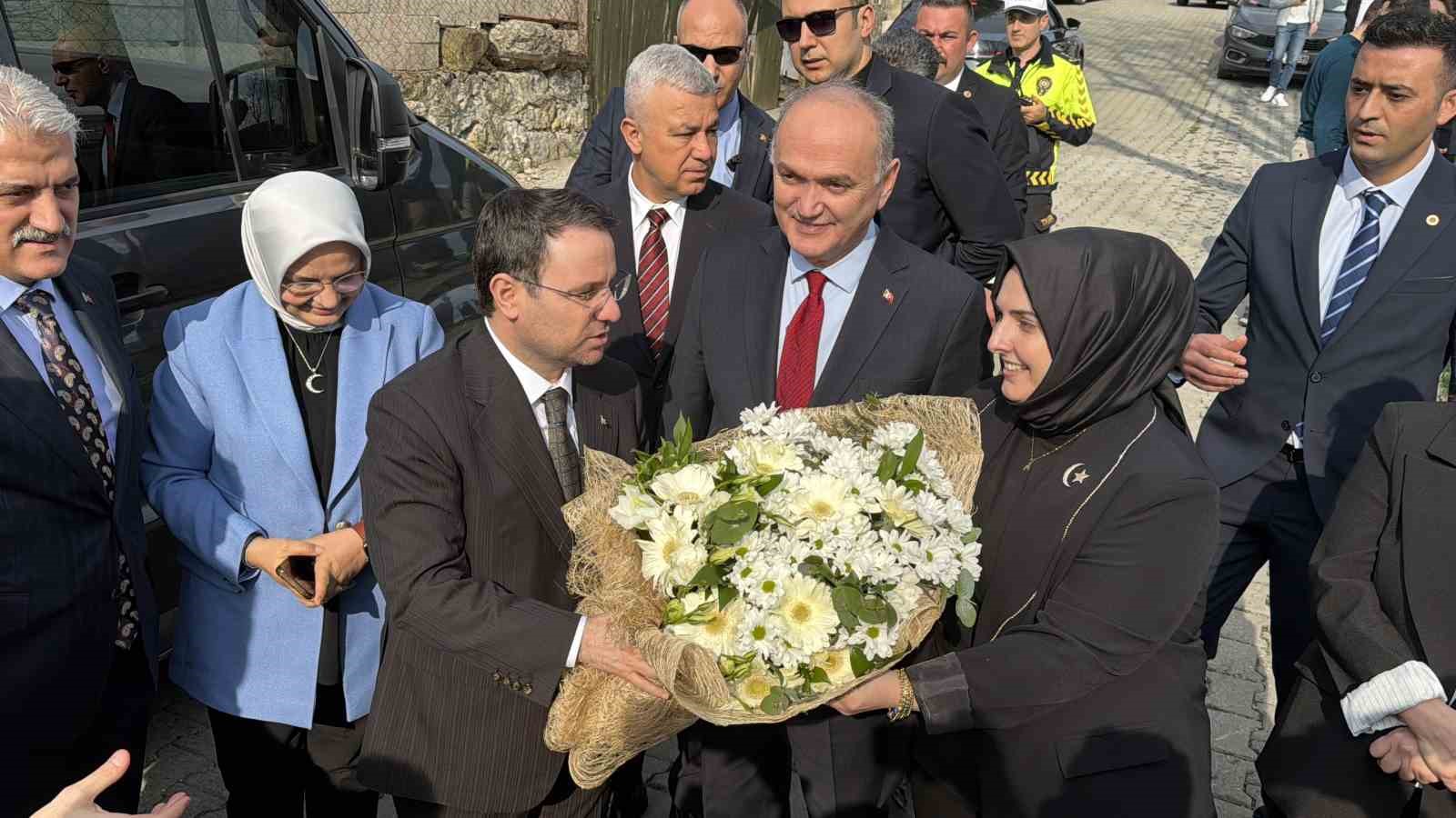 Bakan Gürlek, Prusias Ad Hypium Antik Kenti’ne hayran kaldı
