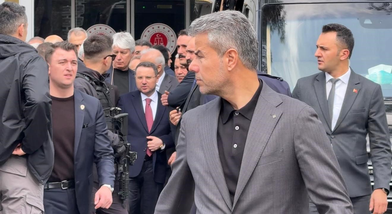 Bakan Gürlek’ten Diyarbakır Adliyesi ve siyasi partilere ziyaret
