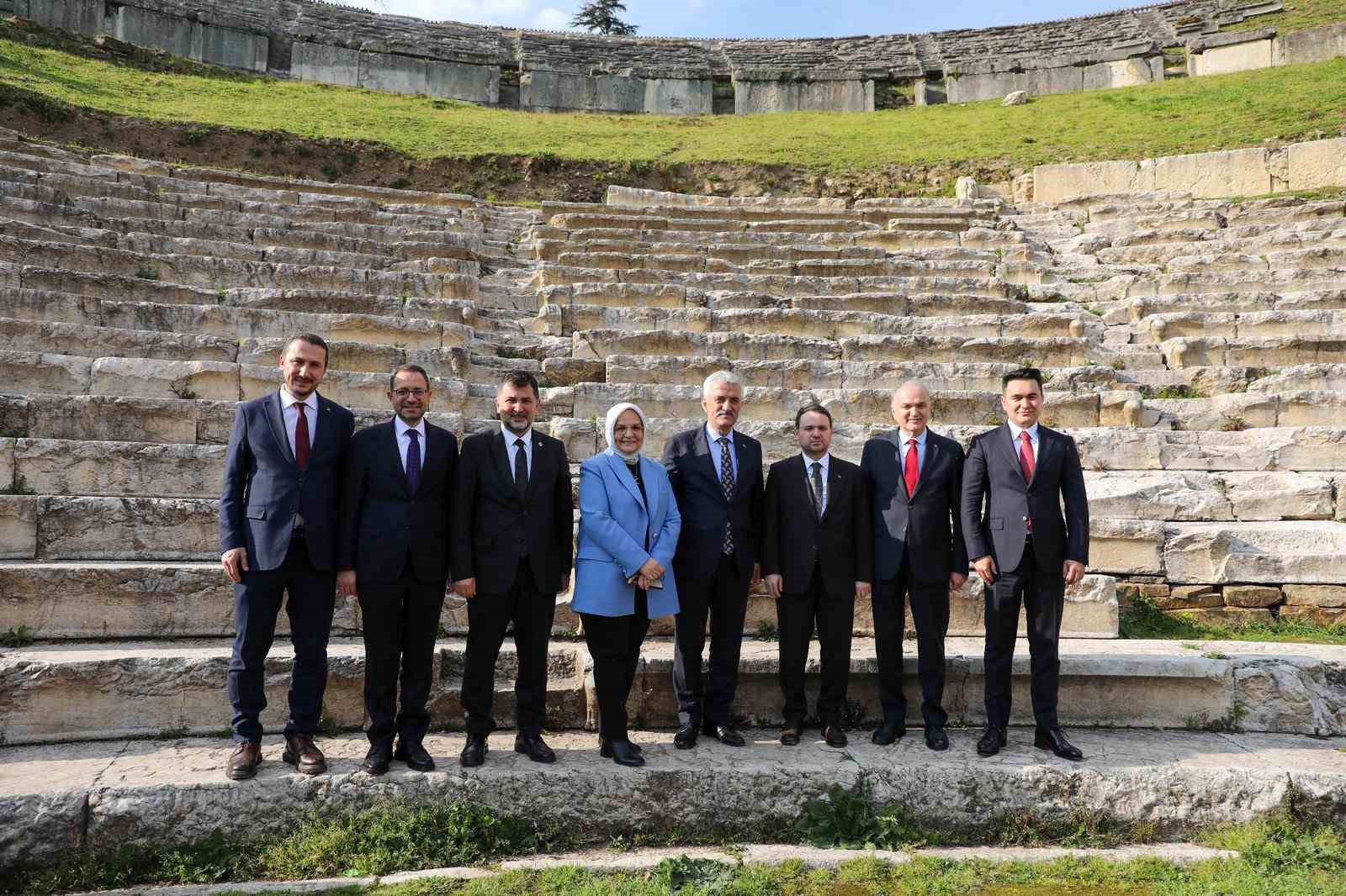 Bakan Gürlek’ten Konuralp’e övgü dolu sözler: "Her vatandaşımız Konuralp’i görmeli"
