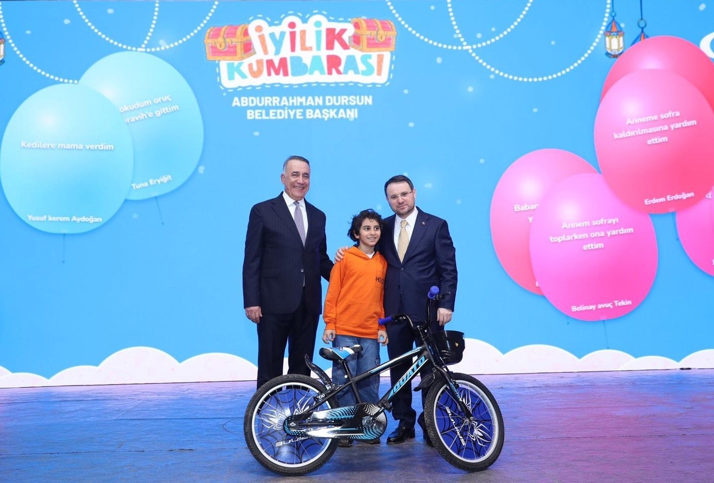 Bakan Gürlek’ten Sultangazi etkinlik çadırı ziyareti
