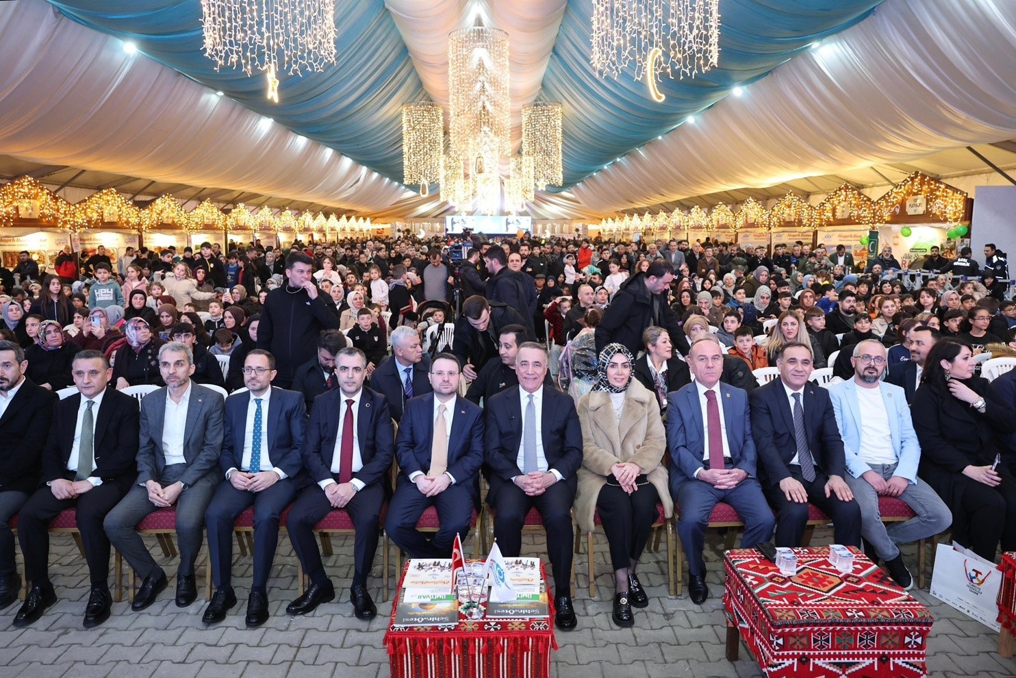 Bakan Gürlek’ten Sultangazi etkinlik çadırı ziyareti
