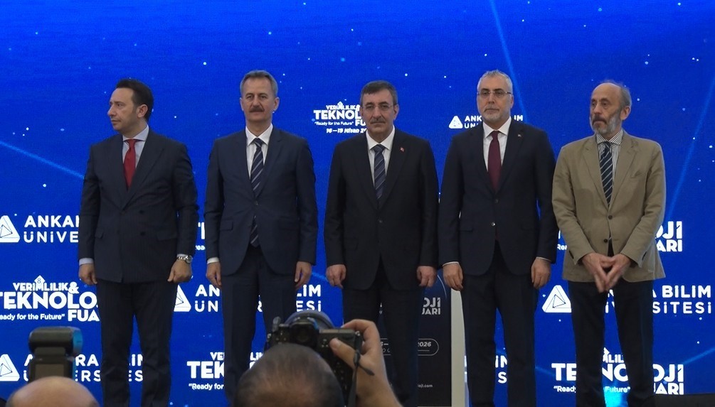 Bakan Işıkhan: "Değişen iş gücü piyasalarına uyum sağlamak için beceri geliştirme programlarına büyük önem veriyoruz"
Bakan Işıkhan: "Değişen iş gücü piyasalarına uyum sağlamak için beceri geliştirme programlarına büyük önem veriyoruz"