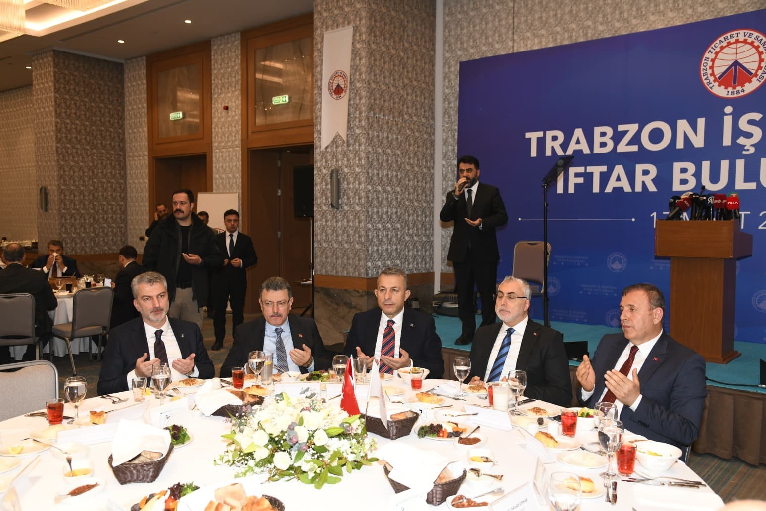 Bakan Işıkhan: "Etrafımızda yaşanan savaşlara rağmen istihdamda ve üretimde dev adımlar atmaya devam ediyoruz"
