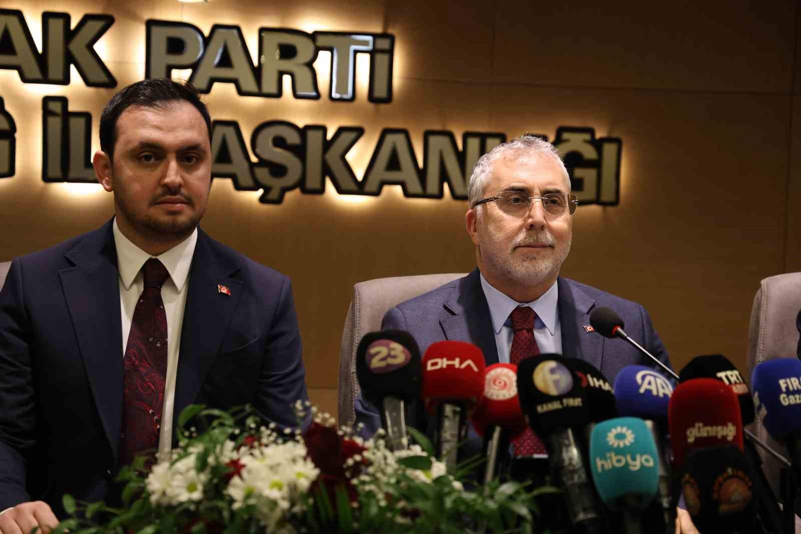 Bakan Işıkhan: "Genç ve kadın işsizlik oranı 13 yılın en düşük seviyesine inmiştir"
Bakan Işıkhan: "Genç ve kadın işsizlik oranı 13 yılın en düşük seviyesine inmiştir"