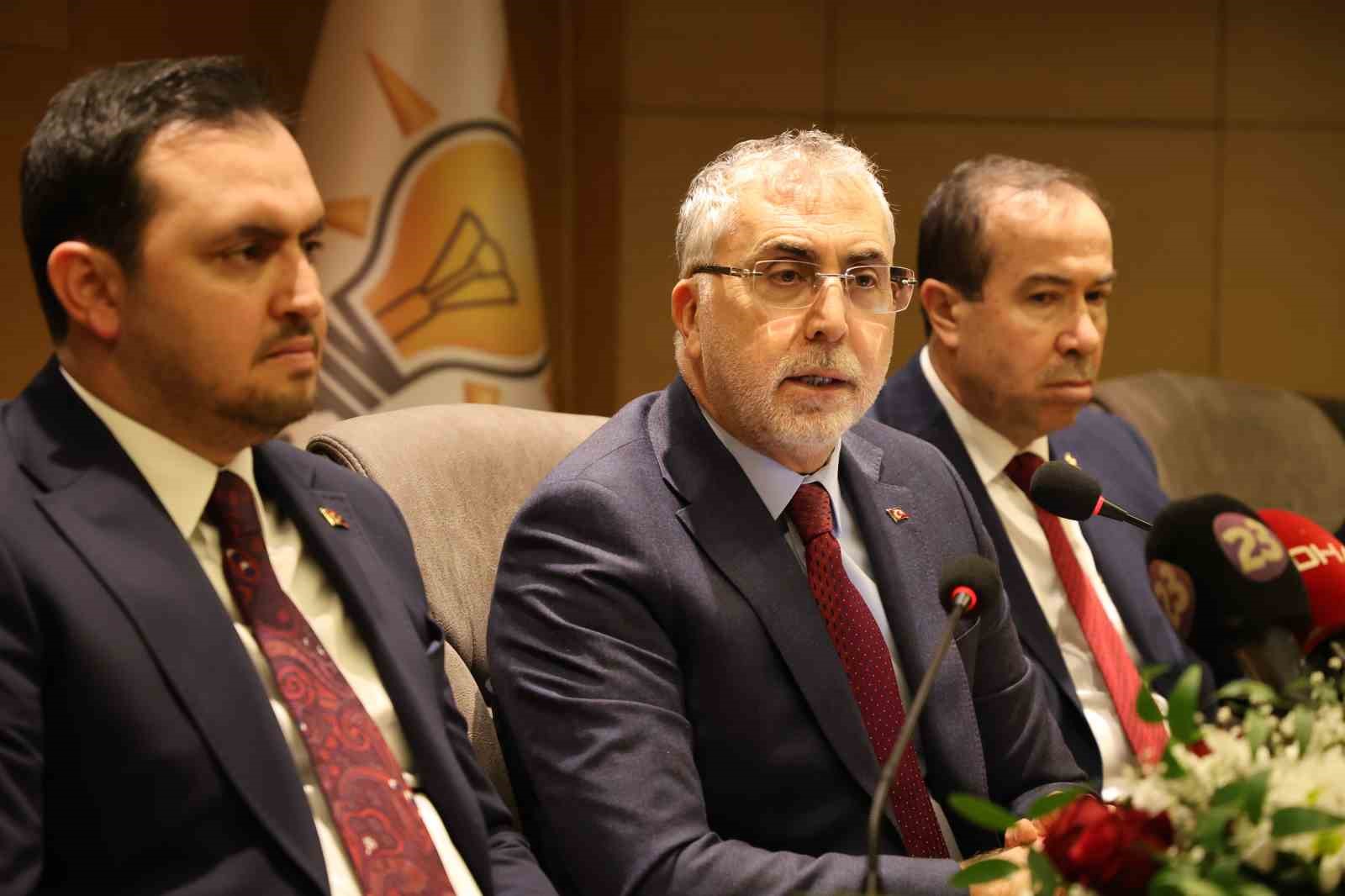 Bakan Işıkhan: "Genç ve kadın işsizlik oranı 13 yılın en düşük seviyesine inmiştir"
Bakan Işıkhan: "Genç ve kadın işsizlik oranı 13 yılın en düşük seviyesine inmiştir"