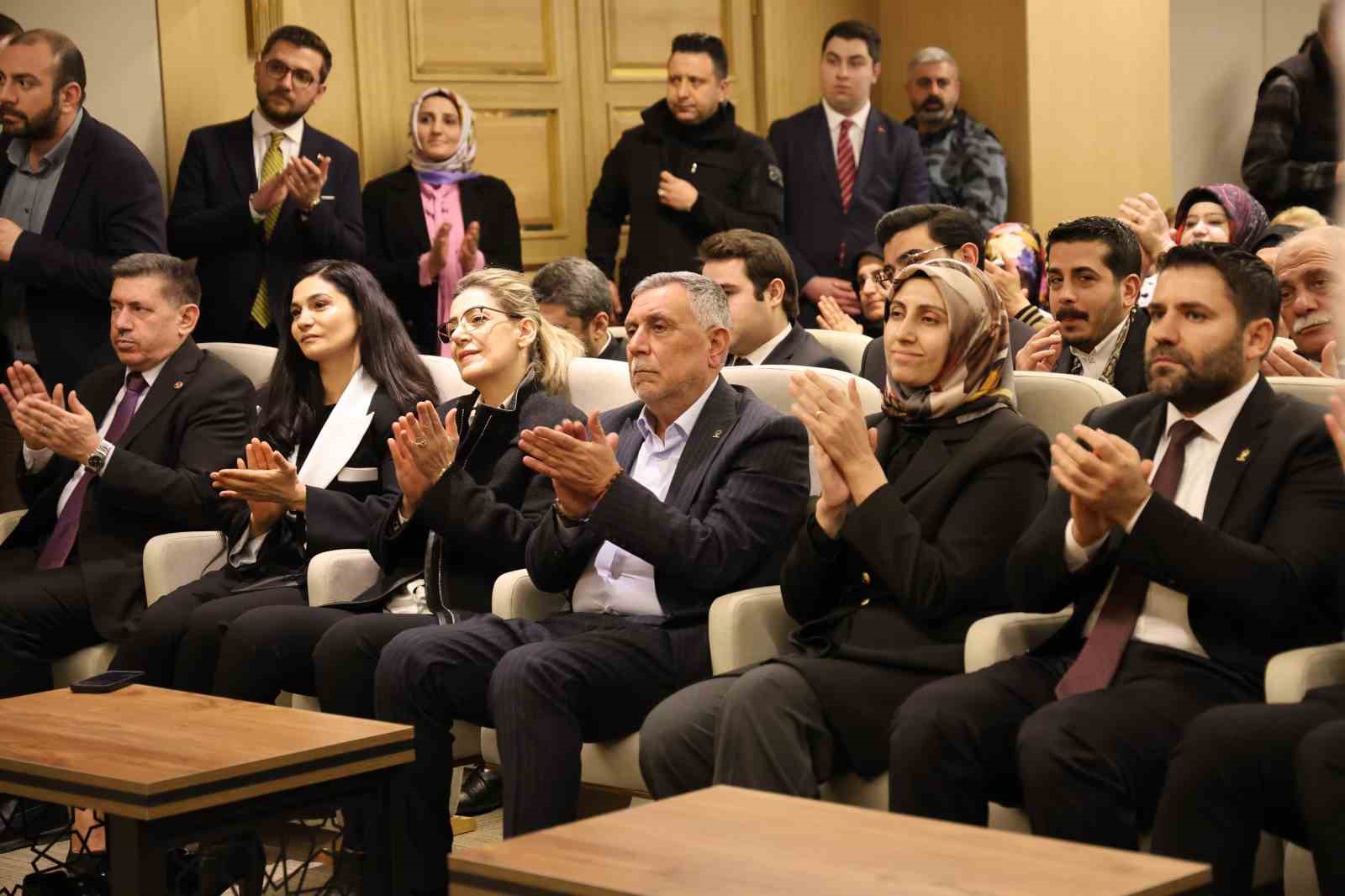 Bakan Işıkhan: "Genç ve kadın işsizlik oranı 13 yılın en düşük seviyesine inmiştir"
Bakan Işıkhan: "Genç ve kadın işsizlik oranı 13 yılın en düşük seviyesine inmiştir"