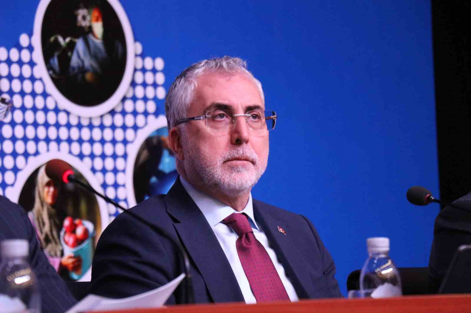 Bakan Işıkhan, gençleri heyecanlandıran müjdeleri ardı ardına verdi
Bakan Işıkhan, gençleri heyecanlandıran müjdeleri ardı ardına verdi