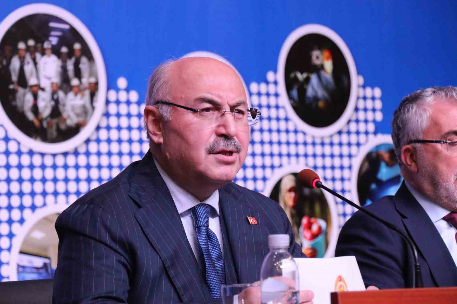 Bakan Işıkhan, gençleri heyecanlandıran müjdeleri ardı ardına verdi
Bakan Işıkhan, gençleri heyecanlandıran müjdeleri ardı ardına verdi