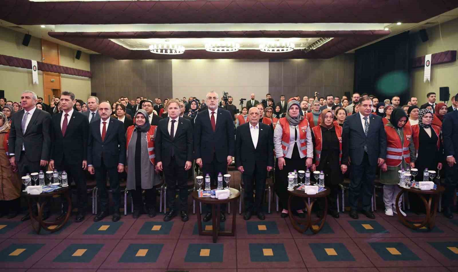 Bakan Işıkhan: "Ülkemizde ev hizmetlerinde çalışanlar, 4857 sayılı İş Kanunu’nun kapsamı dışında tutulmuştur"
Bakan Işıkhan: "Ülkemizde ev hizmetlerinde çalışanlar, 4857 sayılı İş Kanunu’nun kapsamı dışında tutulmuştur"