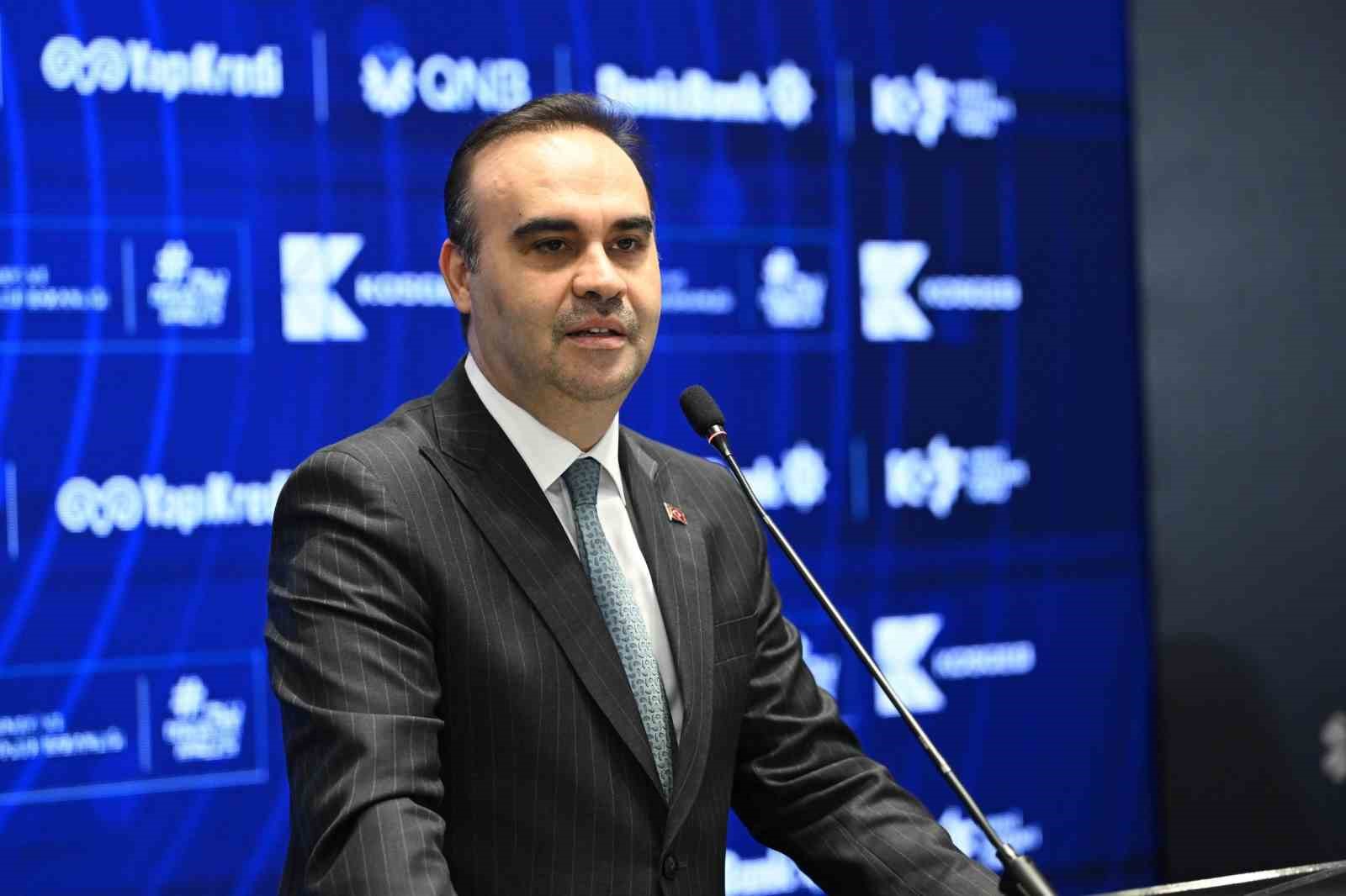 Bakan Kacır: "20 milyon lira üst limitli 36 ay vadeli krediler için 20 puanlık finansman desteği sunuyoruz"
