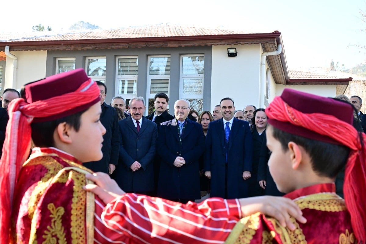 Bakan Kacır: "Dijital merkez, Denizli’nin üretim gücünü küresel ticaretle entegre edecek önemli bir adım"
