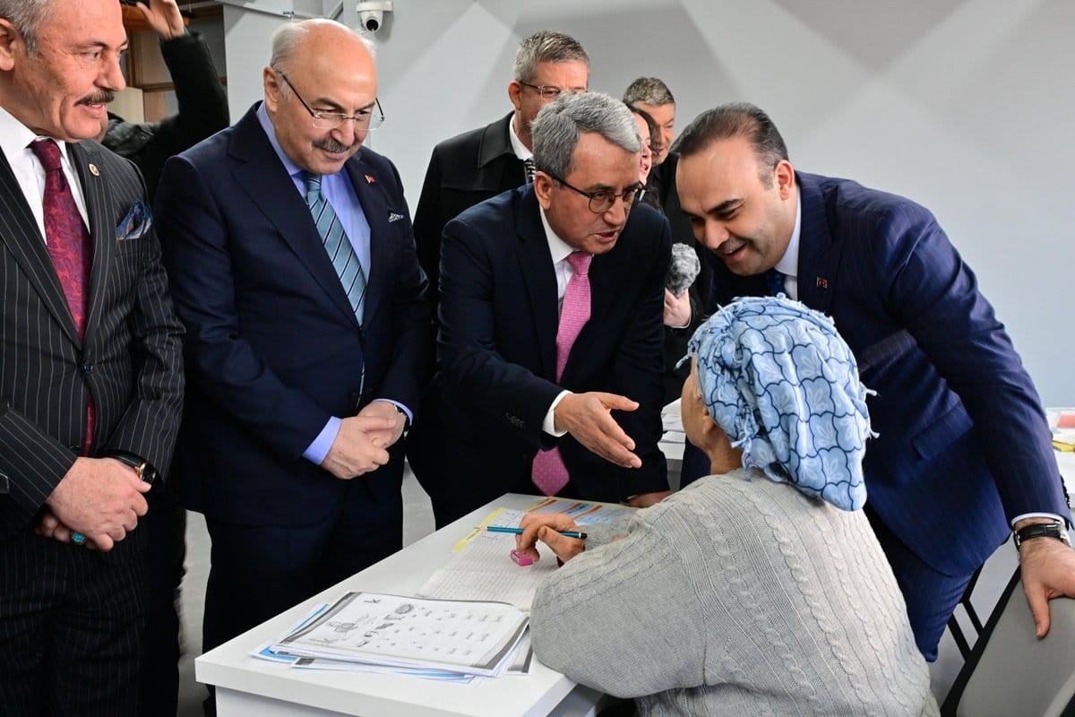 Bakan Kacır: "Dijital merkez, Denizli’nin üretim gücünü küresel ticaretle entegre edecek önemli bir adım"
