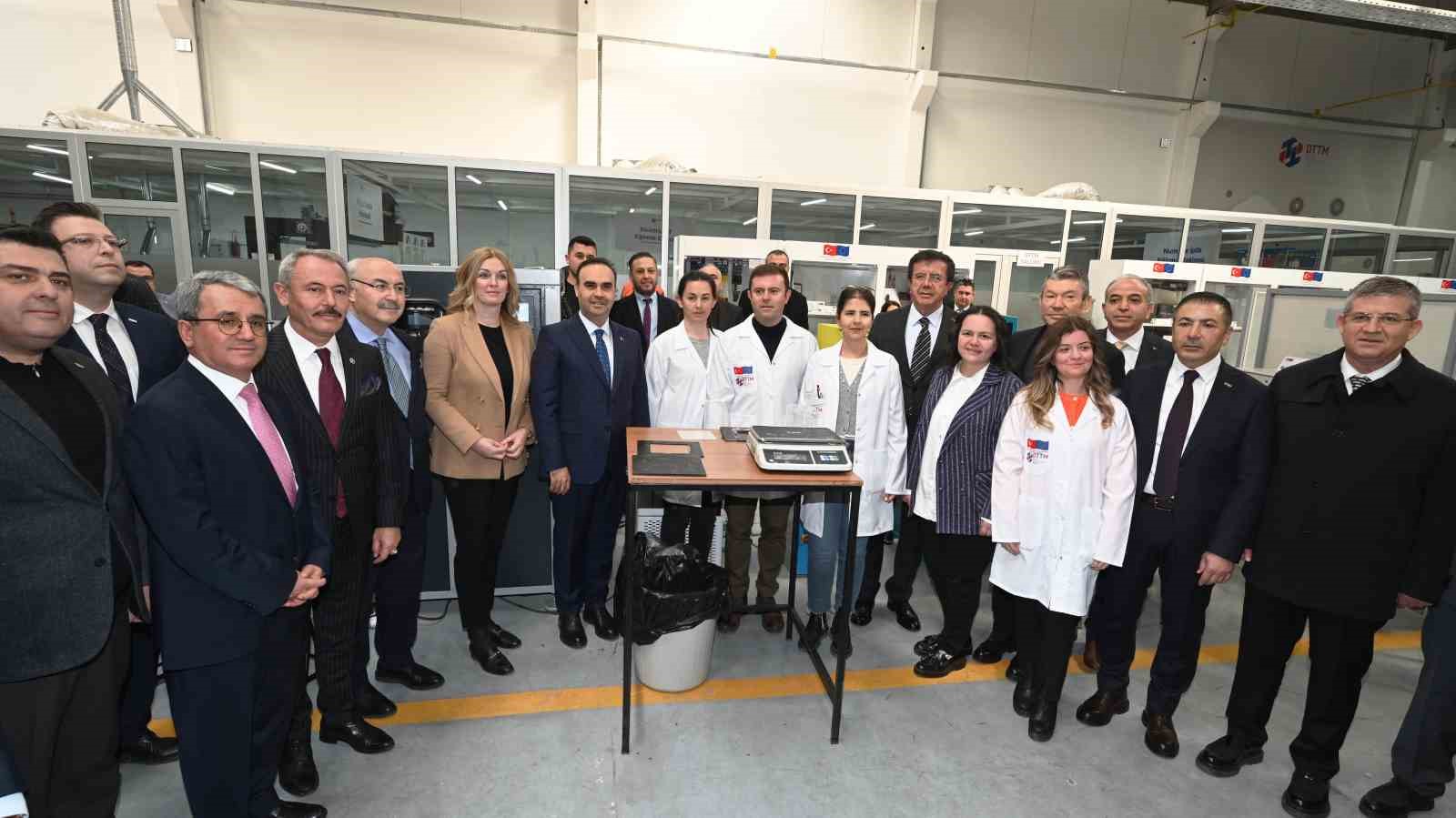 Bakan Kacır, DTO’nun Teknik Tekstil Merkezini inceledi
Bakan Kacır, DTO’nun Teknik Tekstil Merkezini inceledi