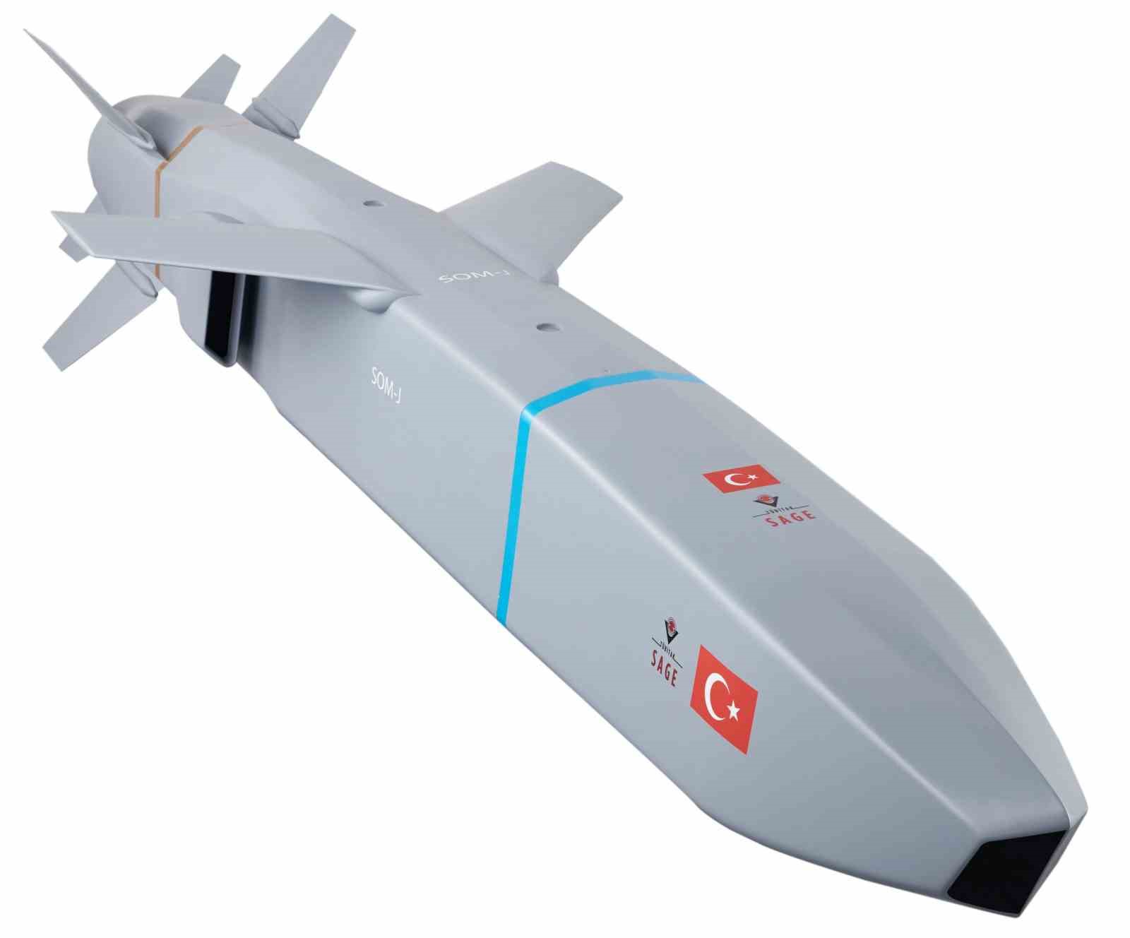 Bakan Kacır: "Milli seyir füzemiz SOMJ, canlı harp başlığıyla gerçekleştirilen son atış testinde hedefini tam isabetle vurdu"
