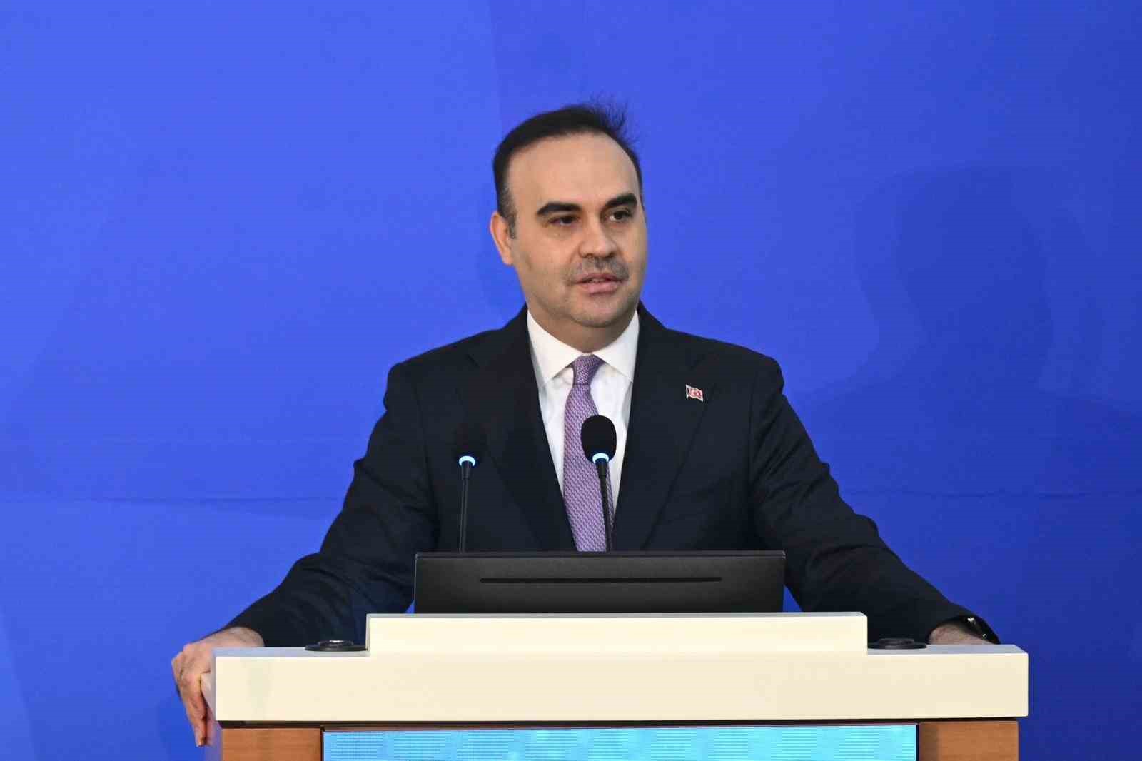 Bakan Kacır: ’’Otomotiv ihracatımız 41,5 milyar dolarla rekor tazeledi’’
