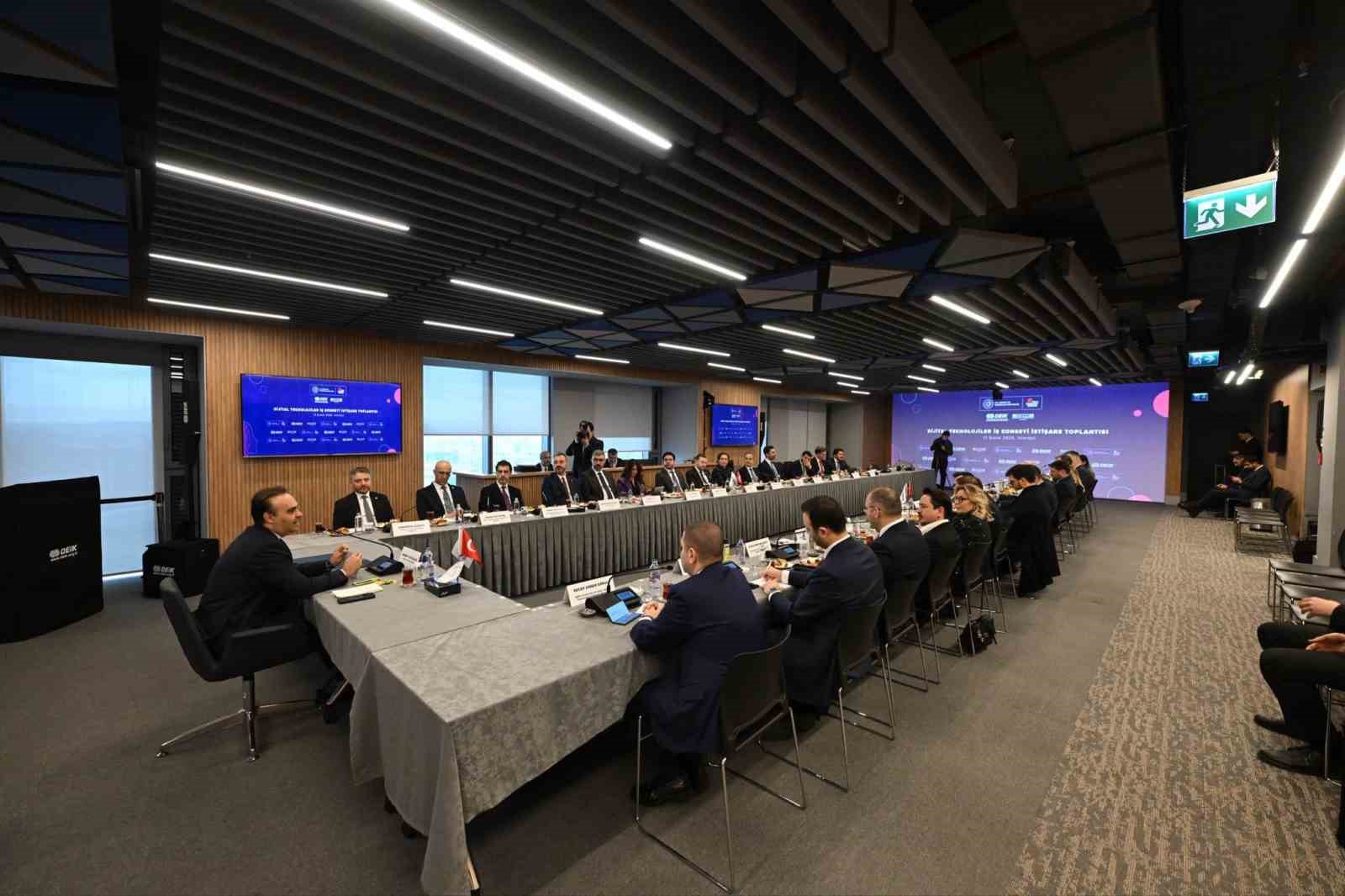 Bakan Kacır: "Teknoloji ekosistemimizin küresel rekabet gücünü yükseltmeye devam edeceğiz"
