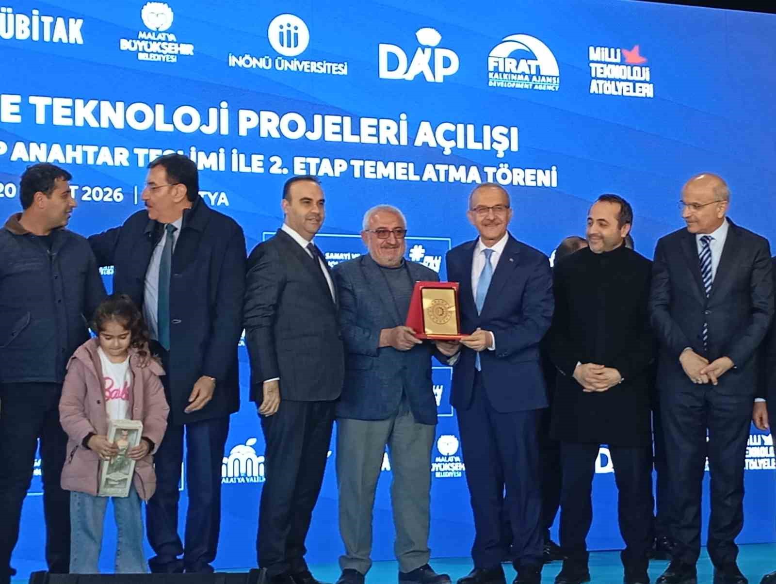 Bakan Kacır: "Teknoloji üreten ve geliştiren Türkiye idealini gerçeğe dönüştürdük"
