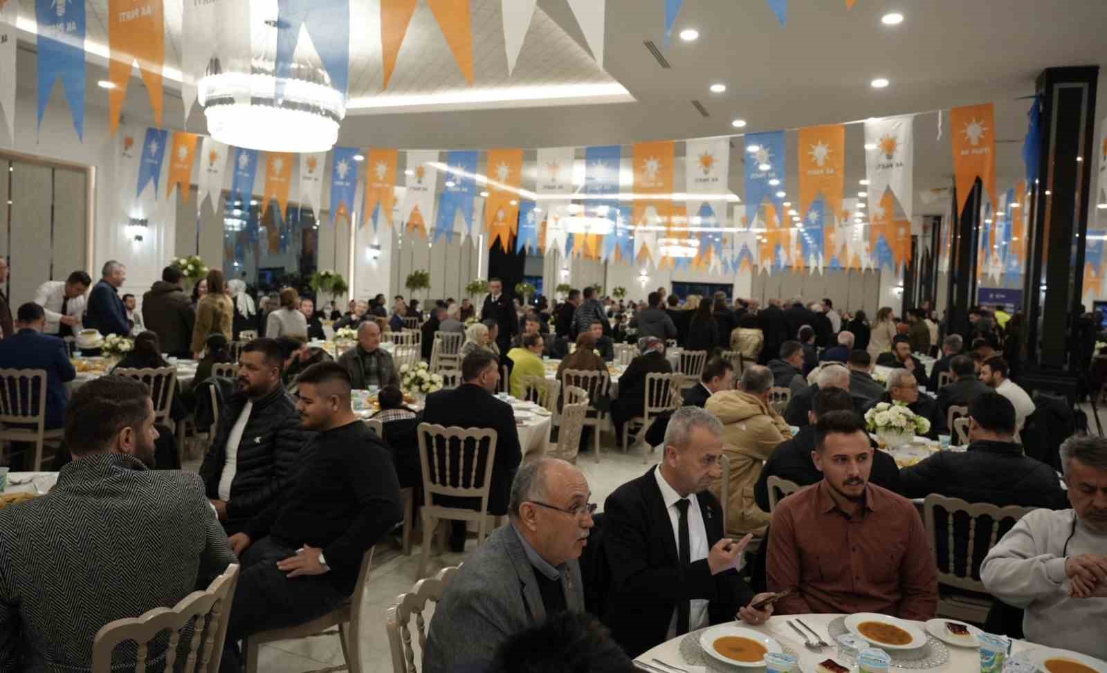 Bakan Kacır: "Türk milleti mührünü gökyüzüne vurdu"
