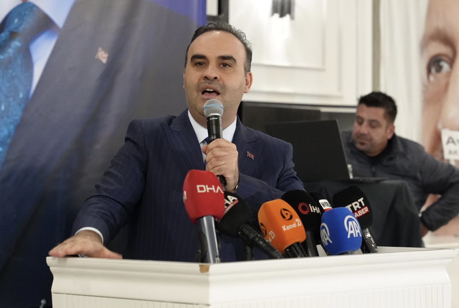 Bakan Kacır: "Türk milleti mührünü gökyüzüne vurdu"
