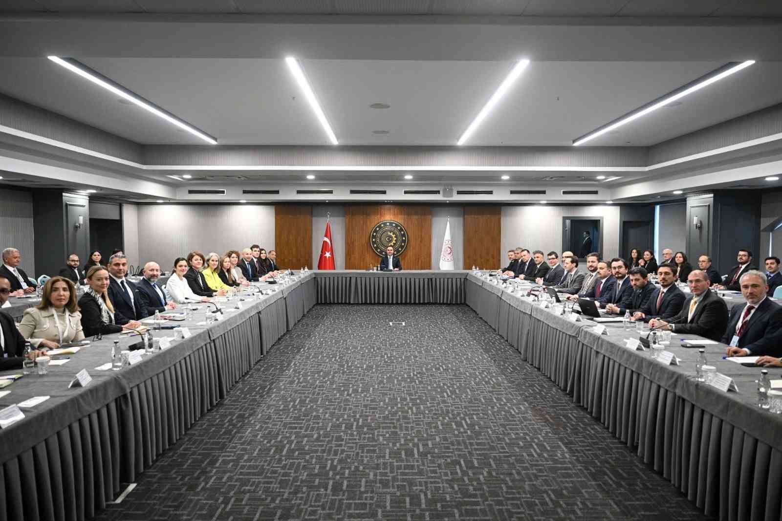 Bakan Kacır: "Türkiye olarak uluslararası ortaklıklarımızı güçlendirmeye devam ediyor; kurulan her iş birliğini önemli bir adım olarak görüyoruz"
