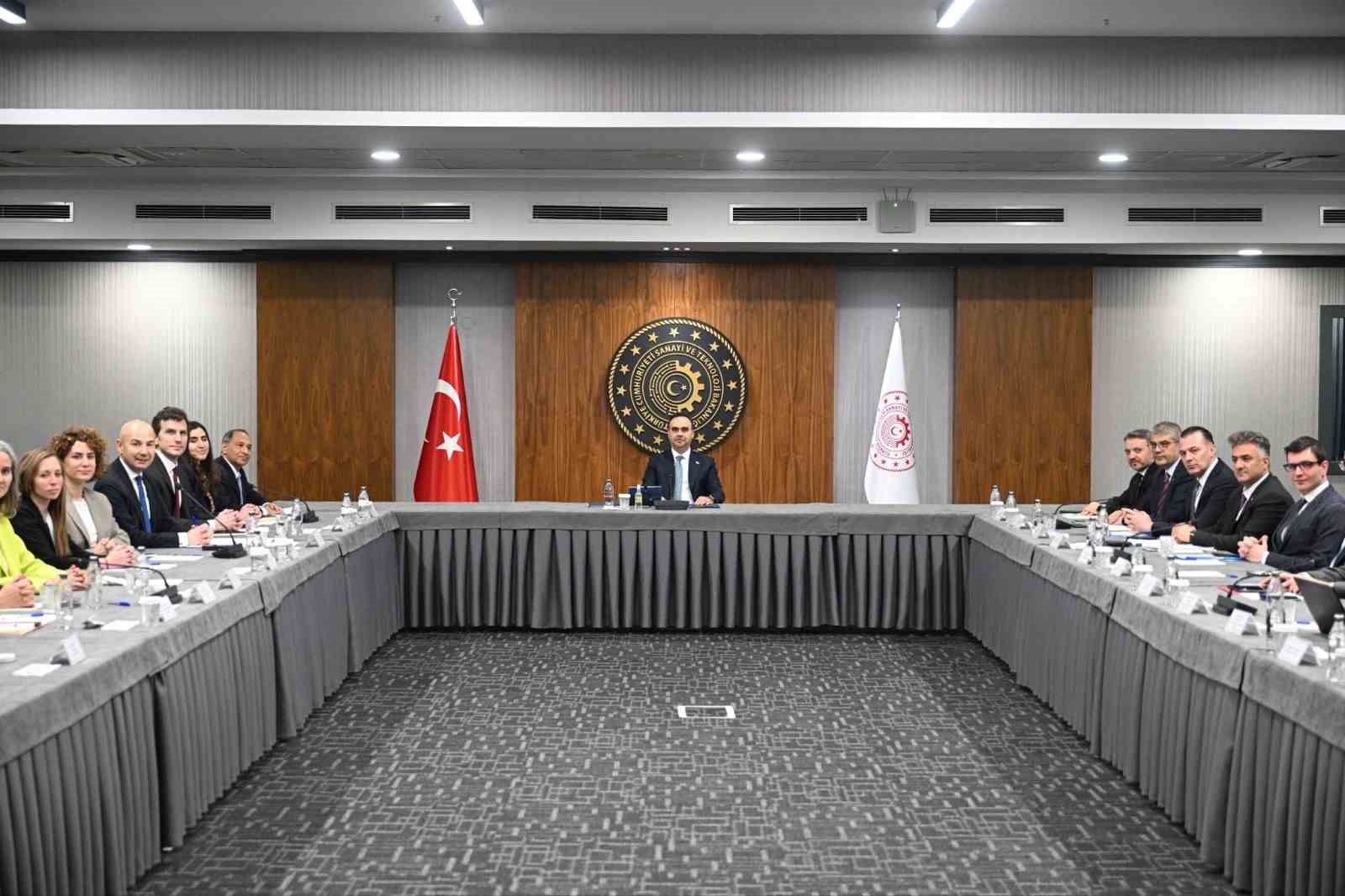 Bakan Kacır: "Türkiye olarak uluslararası ortaklıklarımızı güçlendirmeye devam ediyor; kurulan her iş birliğini önemli bir adım olarak görüyoruz"
